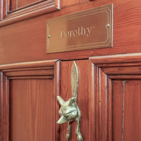 Dorothy Ambleside